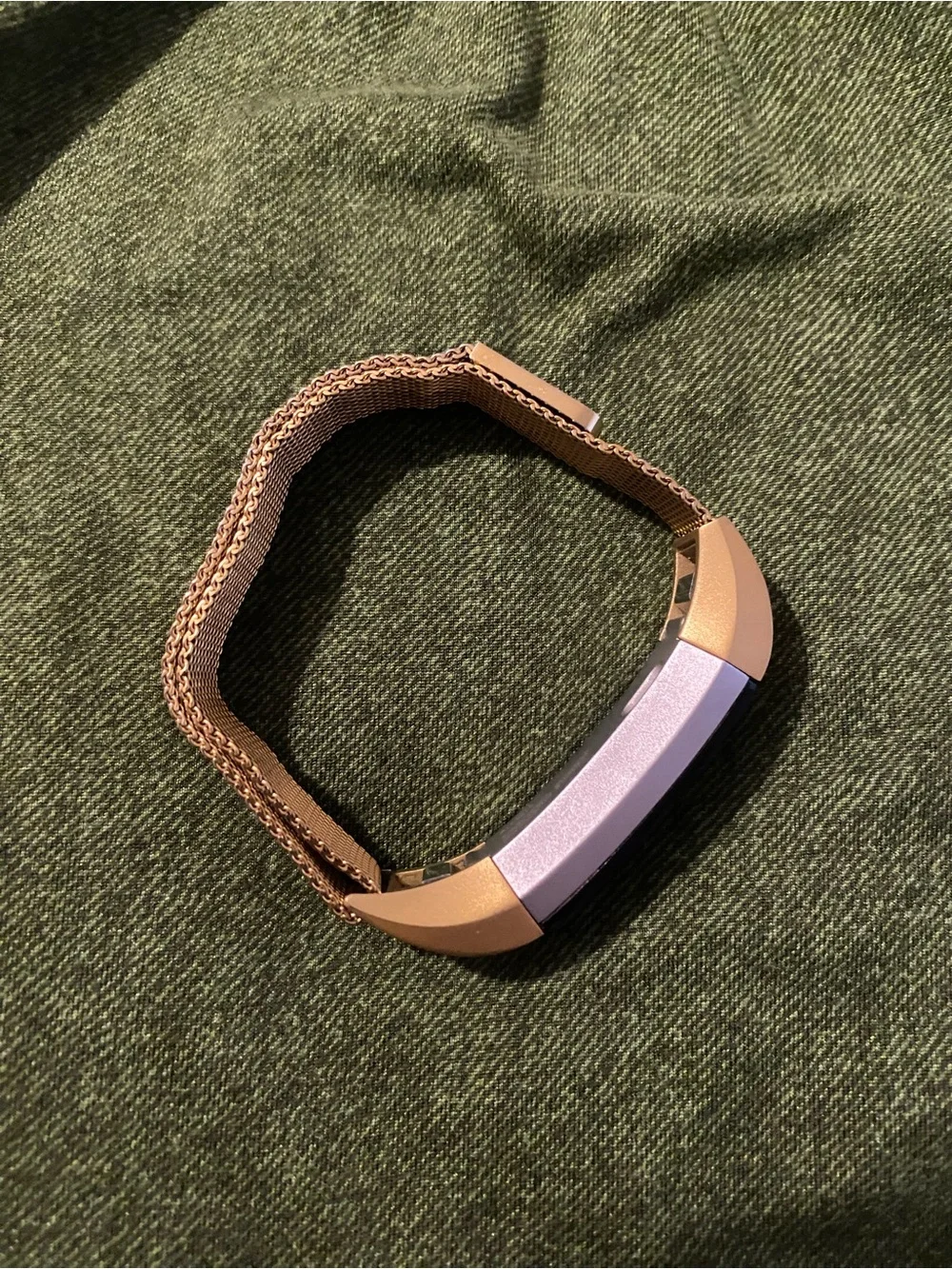fitbit Rose Gold Metal Mesh Band Smart Tracker with Black Display